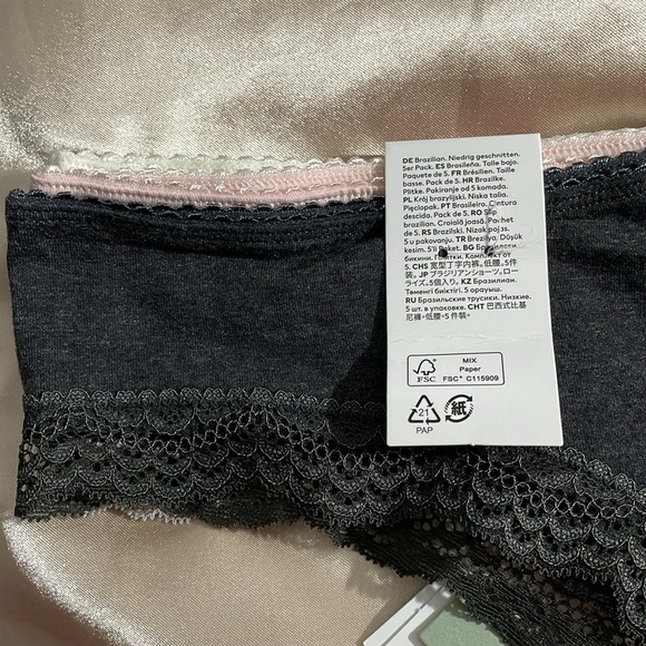 100% cotton (5) five Perfect panties. Package of 5. Made in Bangladesh. - Picture 5 of 6